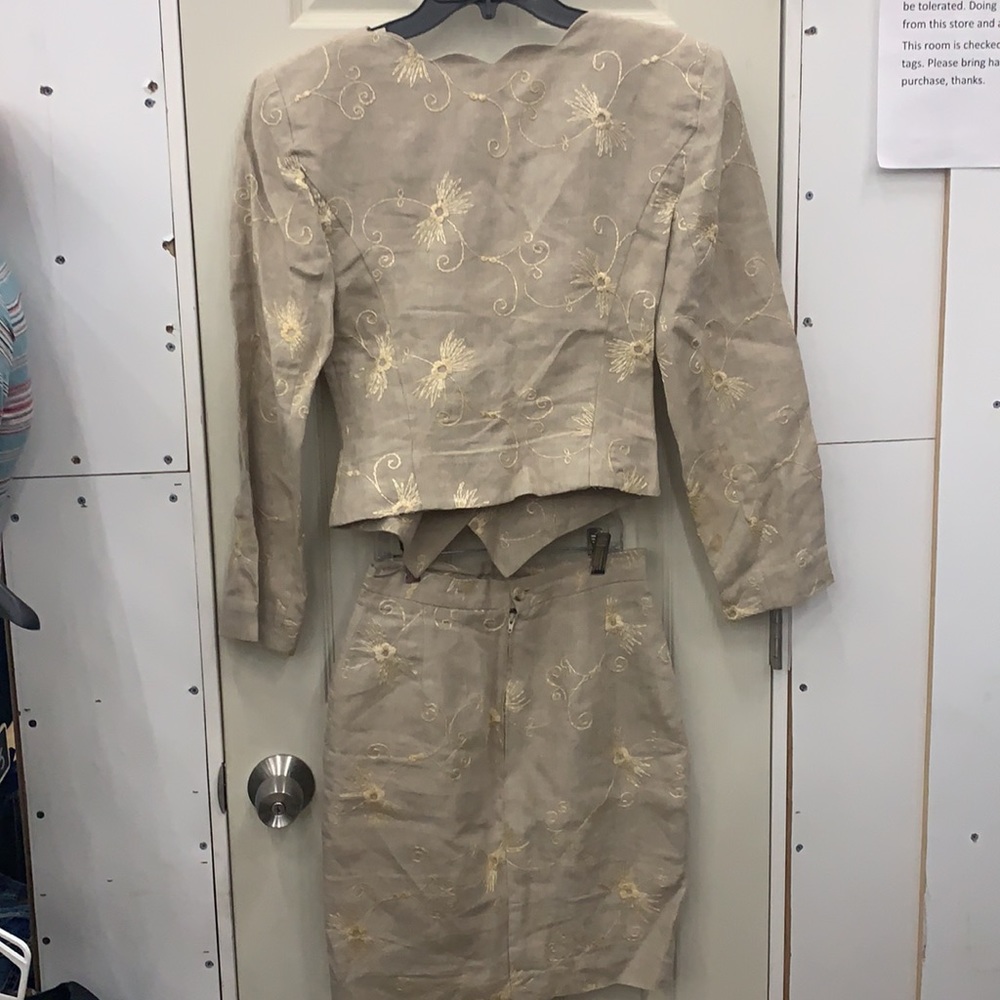 VINTAGE VICTOIRE PARIS linen 2pc skirt suit - Picture 5 of 7